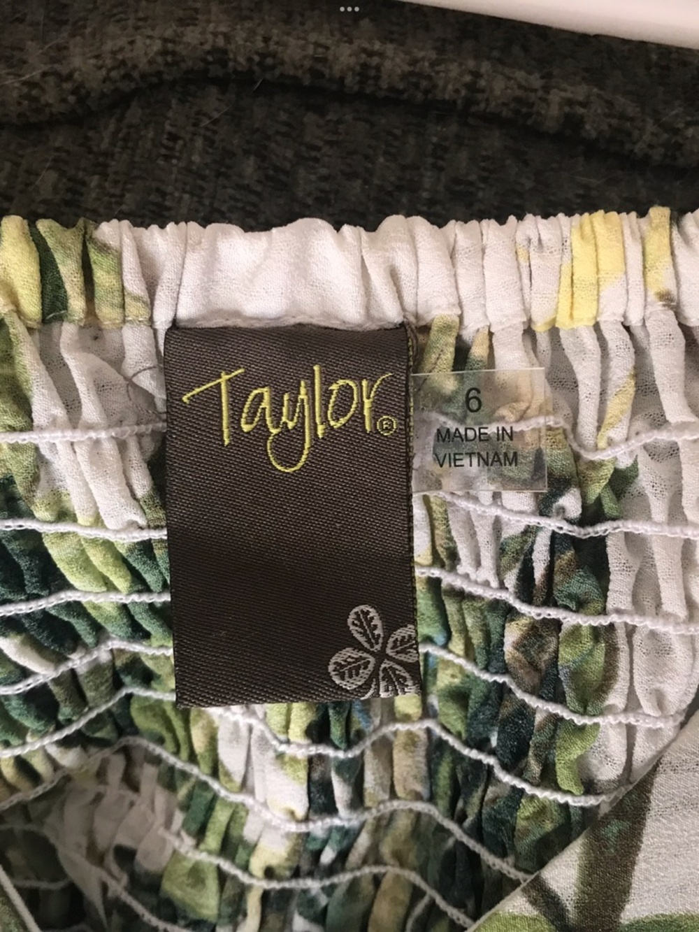 TAYLOR Tropical Bamboo Palms Maxi Dress with Pockets Tie Bodice Smocked EUC Sz 6 - Picture 6 of 12